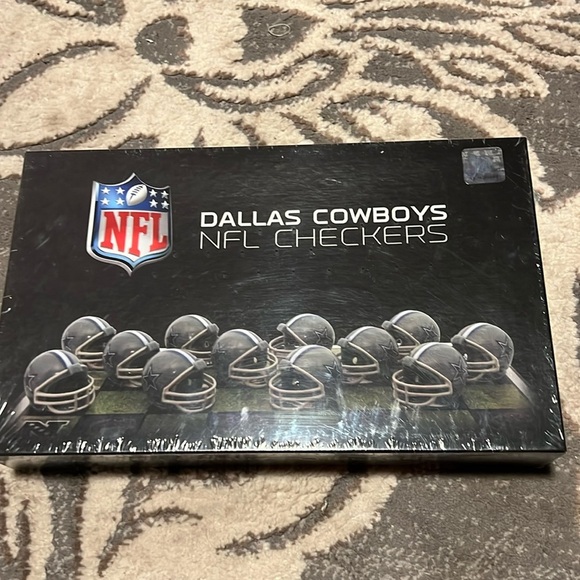 Dallas cowboys checker board. NFL new. Sealed box. - Picture 1 of 3